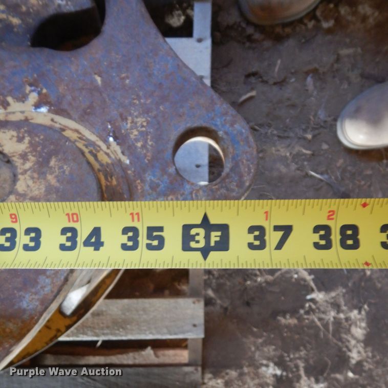 image for item EY9784 Caterpillar 292-451  excavator quick attach