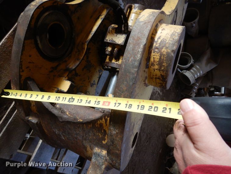 image for item EY9784 Caterpillar 292-451  excavator quick attach