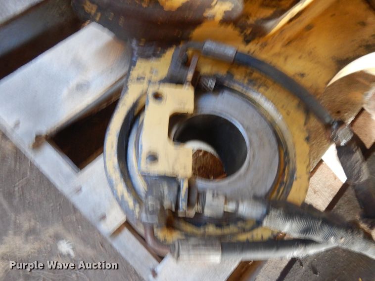 image for item EY9784 Caterpillar 292-451  excavator quick attach