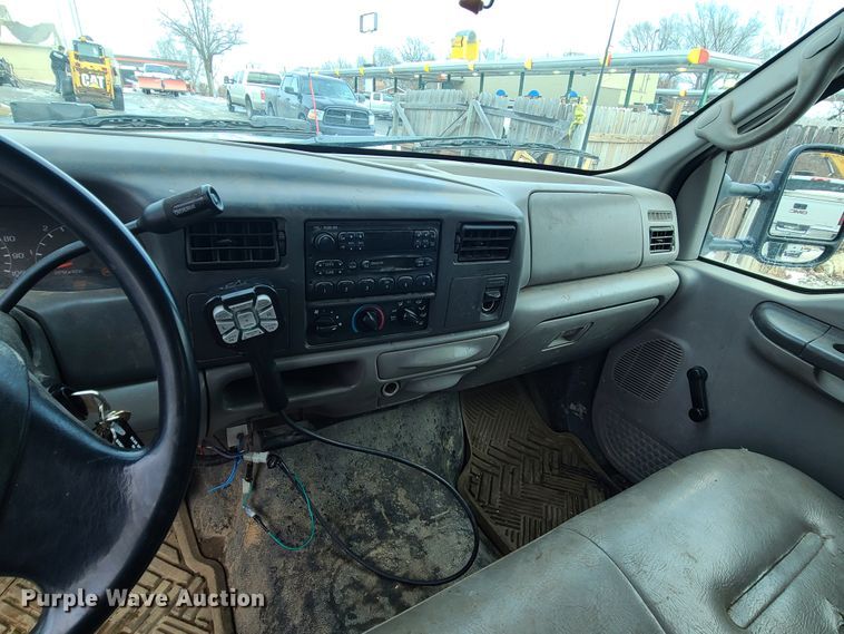 image for item GB9193 1999 Ford F450 Super Duty  dump truck