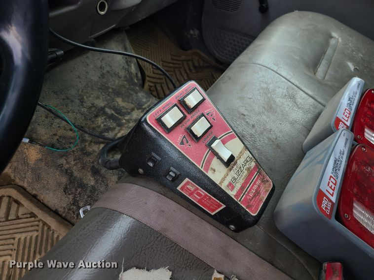 image for item GB9193 1999 Ford F450 Super Duty  dump truck