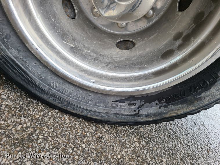 image for item GB9193 1999 Ford F450 Super Duty  dump truck