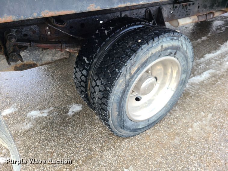 image for item GB9193 1999 Ford F450 Super Duty  dump truck