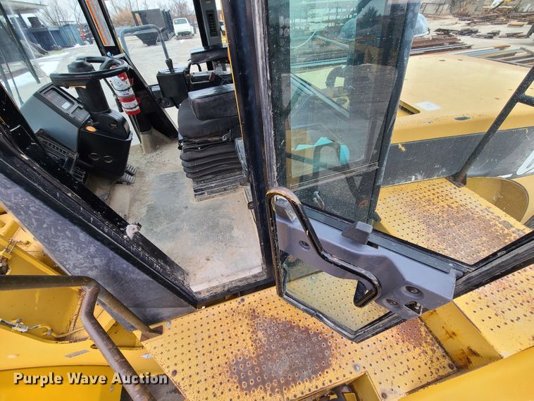 image for item GB9207 1999 Caterpillar 980G  wheel loader