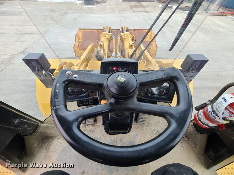 image for item GB9207 1999 Caterpillar 980G  wheel loader