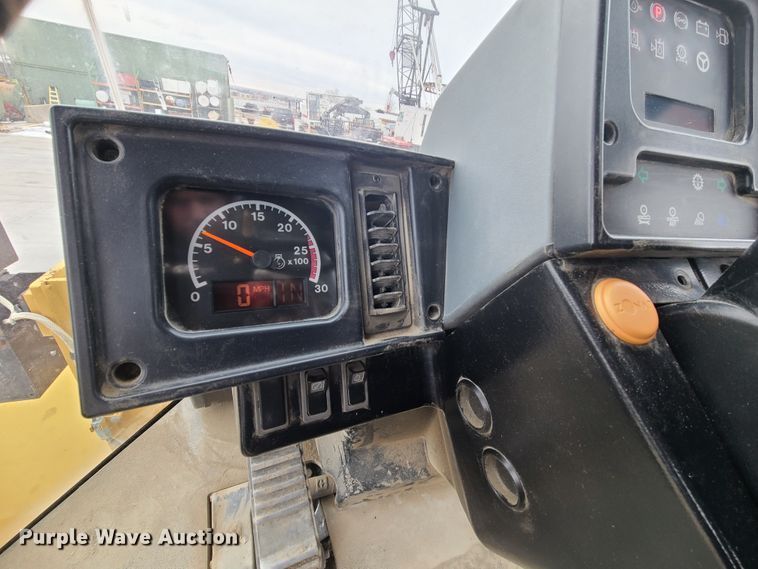 image for item GB9207 1999 Caterpillar 980G  wheel loader