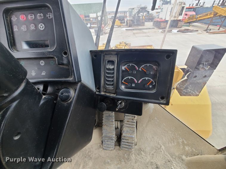 image for item GB9207 1999 Caterpillar 980G  wheel loader