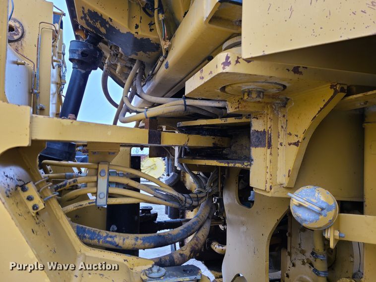 image for item GB9207 1999 Caterpillar 980G  wheel loader