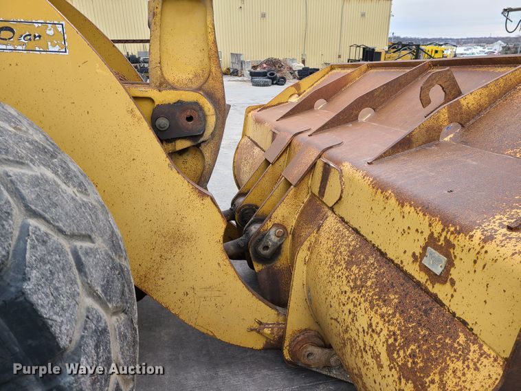 image for item GB9207 1999 Caterpillar 980G  wheel loader
