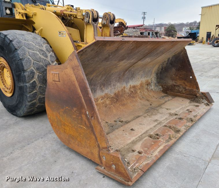 image for item GB9207 1999 Caterpillar 980G  wheel loader