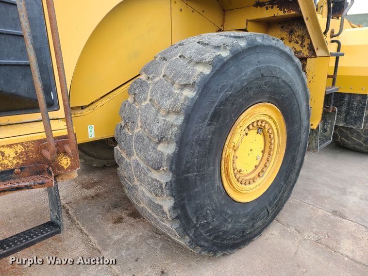 image for item GB9207 1999 Caterpillar 980G  wheel loader