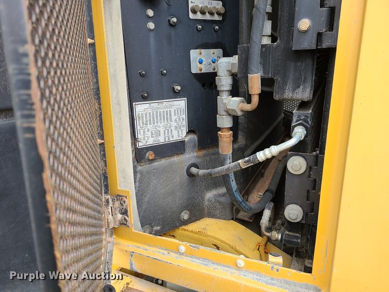 image for item GB9207 1999 Caterpillar 980G  wheel loader