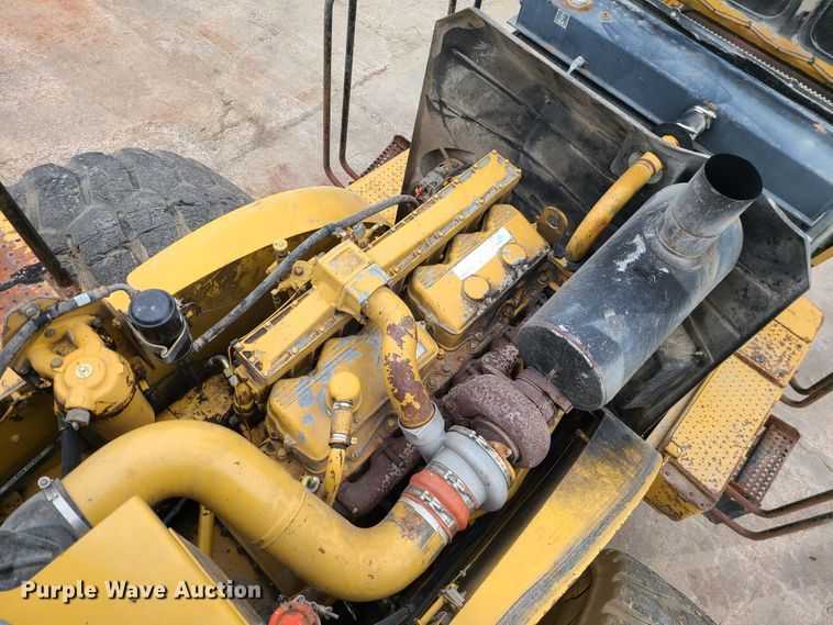 image for item GB9207 1999 Caterpillar 980G  wheel loader