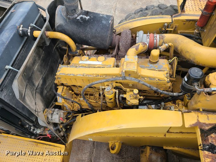 image for item GB9207 1999 Caterpillar 980G  wheel loader