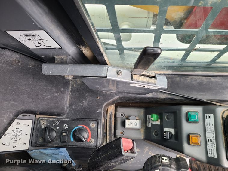 image for item GB9208 2016 Takeuchi TL12  tracked skid steer loader