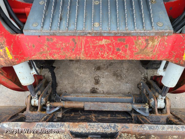 image for item GB9208 2016 Takeuchi TL12  tracked skid steer loader