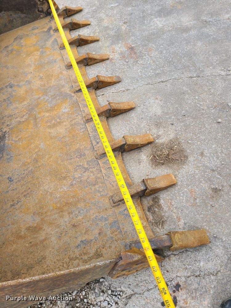 image for item GB9208 2016 Takeuchi TL12  tracked skid steer loader