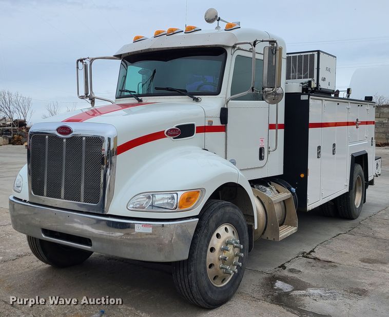 image for item GB9209 2016 Peterbilt 337  utility / service truck