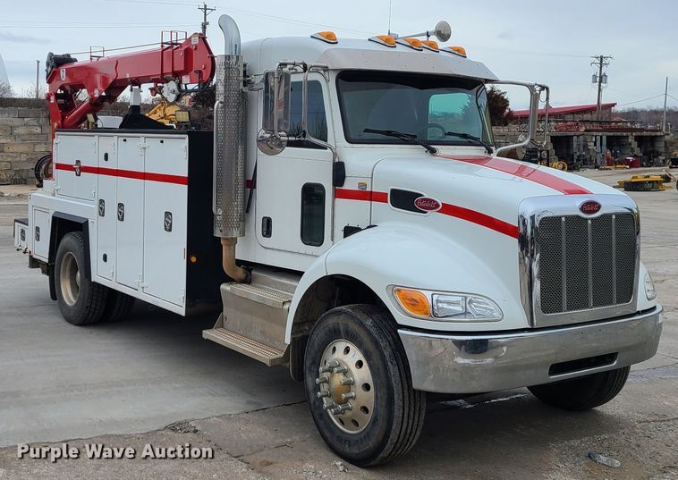 image for item GB9209 2016 Peterbilt 337  utility / service truck