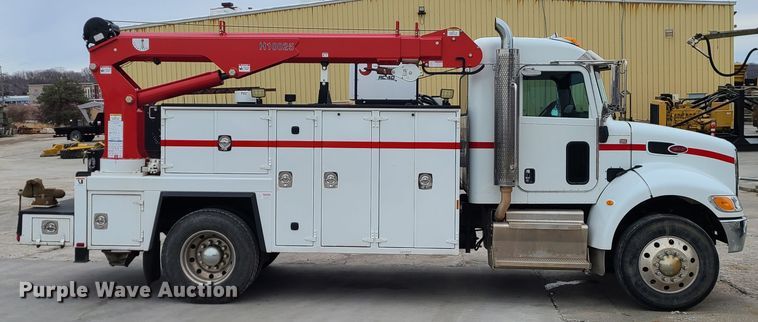 image for item GB9209 2016 Peterbilt 337  utility / service truck