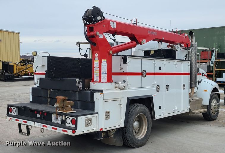 image for item GB9209 2016 Peterbilt 337  utility / service truck