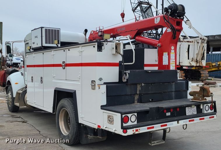 image for item GB9209 2016 Peterbilt 337  utility / service truck