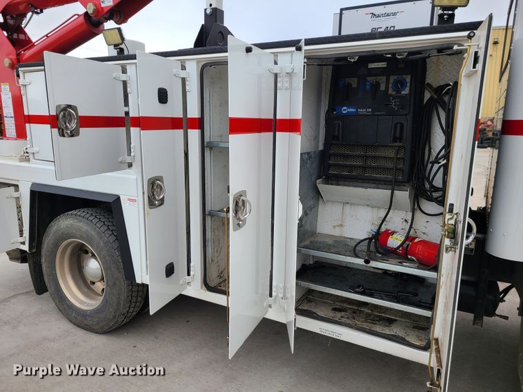 image for item GB9209 2016 Peterbilt 337  utility / service truck