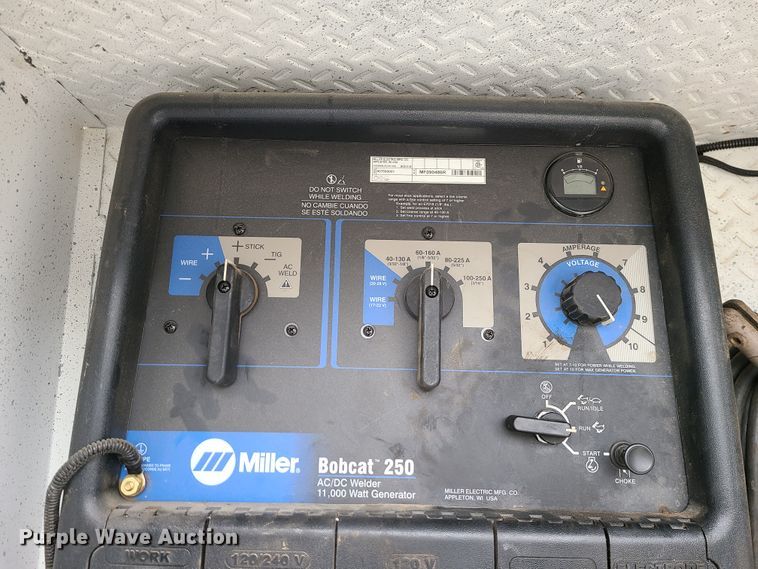 image for item GB9209 2016 Peterbilt 337  utility / service truck