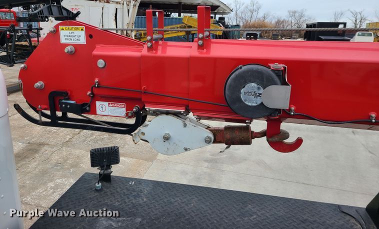 image for item GB9209 2016 Peterbilt 337  utility / service truck