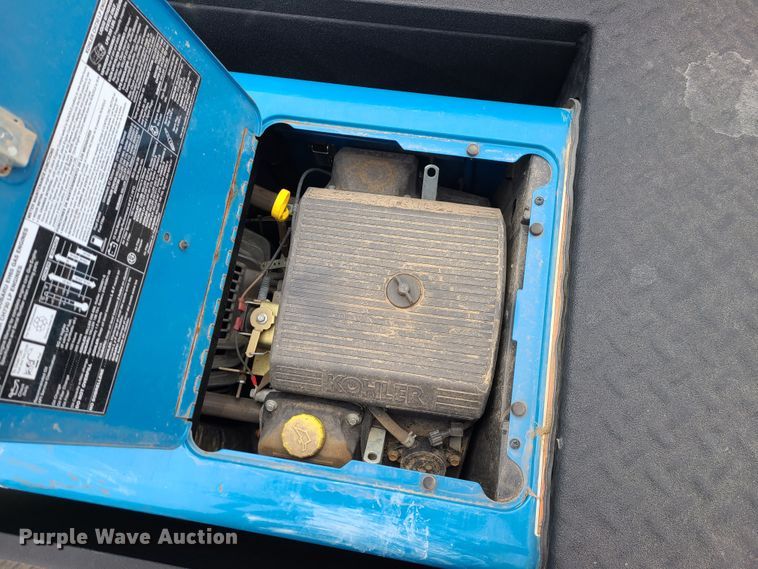 image for item GB9209 2016 Peterbilt 337  utility / service truck