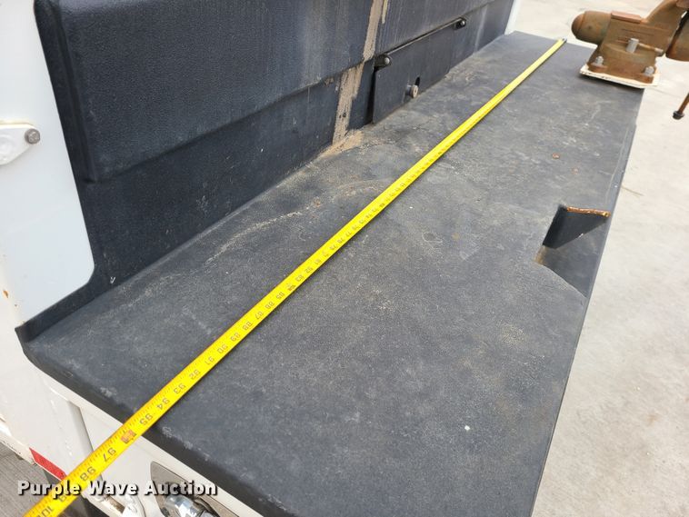 image for item GB9209 2016 Peterbilt 337  utility / service truck