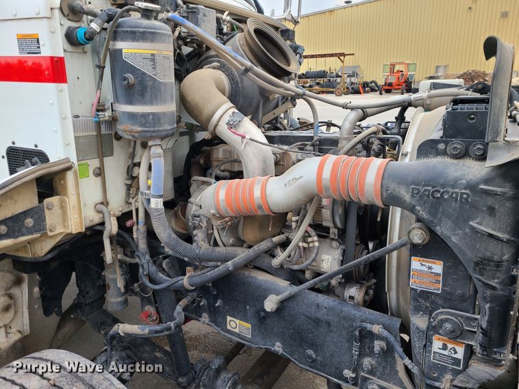 image for item GB9209 2016 Peterbilt 337  utility / service truck