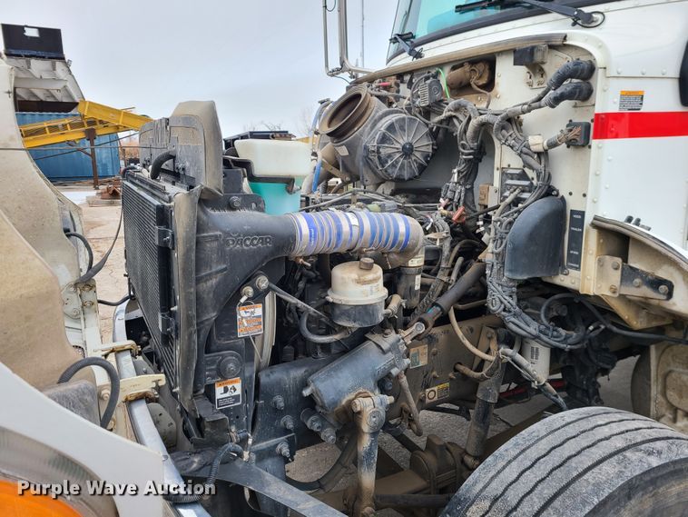 image for item GB9209 2016 Peterbilt 337  utility / service truck