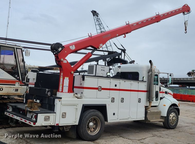 image for item GB9209 2016 Peterbilt 337  utility / service truck