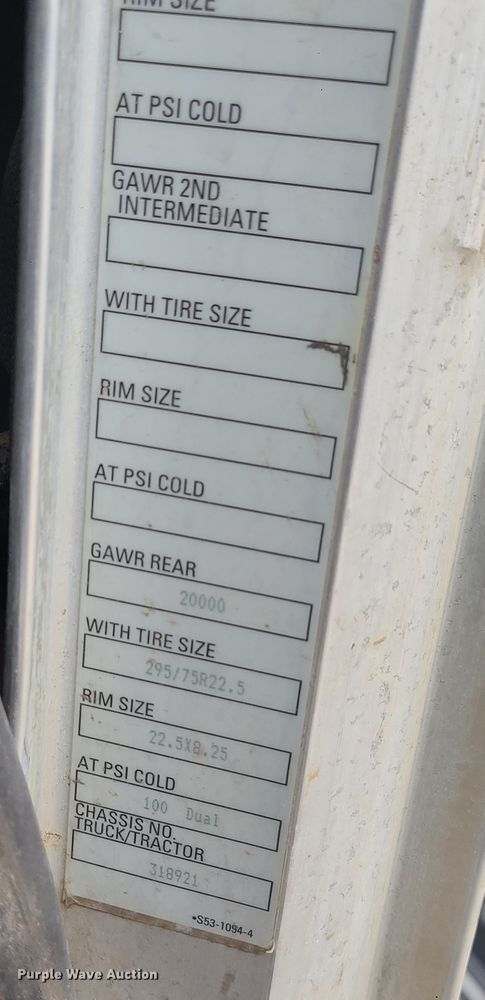 image for item GB9209 2016 Peterbilt 337  utility / service truck