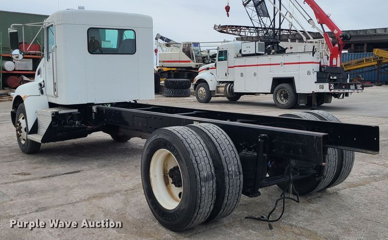 image for item GB9210 2012 Kenworth T370  truck cab and chassis