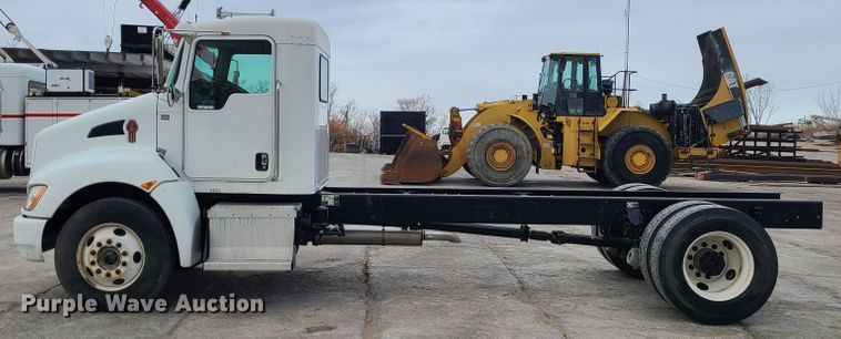 image for item GB9210 2012 Kenworth T370  truck cab and chassis