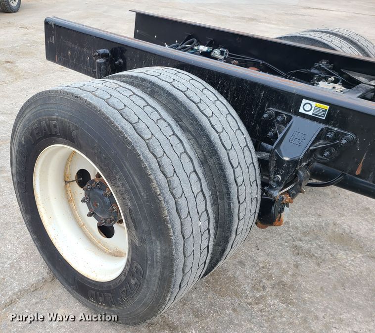 image for item GB9210 2012 Kenworth T370  truck cab and chassis