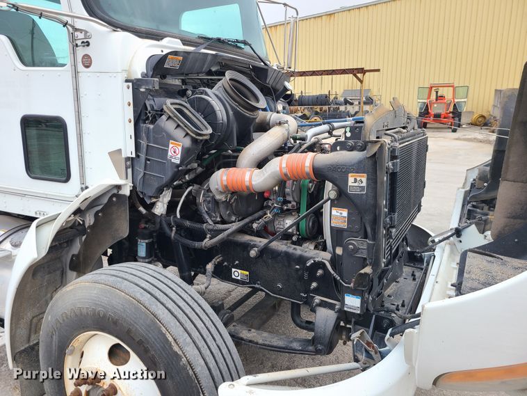 image for item GB9210 2012 Kenworth T370  truck cab and chassis