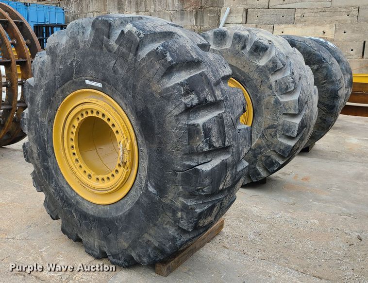 image for item GB9214 (4) 29.5-25 tires and wheels