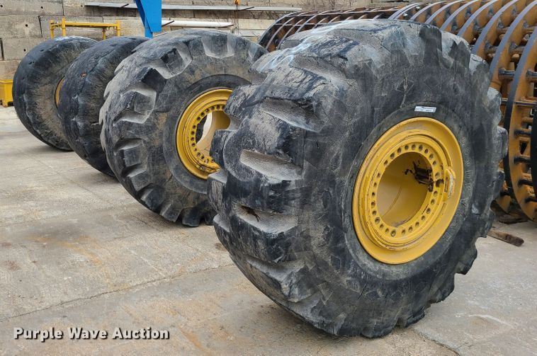 image for item GB9214 (4) 29.5-25 tires and wheels