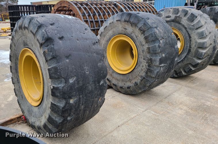 image for item GB9214 (4) 29.5-25 tires and wheels