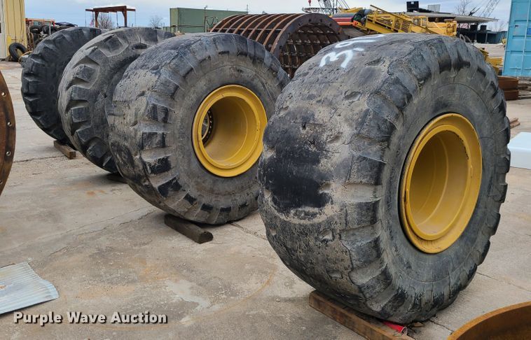 image for item GB9214 (4) 29.5-25 tires and wheels