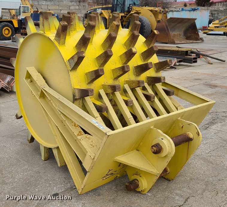image for item GB9215 Wedge foot excavator roller