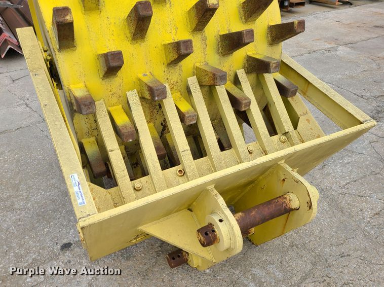 image for item GB9215 Wedge foot excavator roller