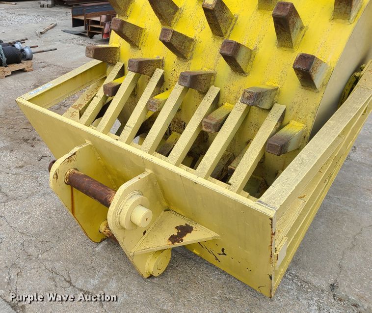 image for item GB9215 Wedge foot excavator roller