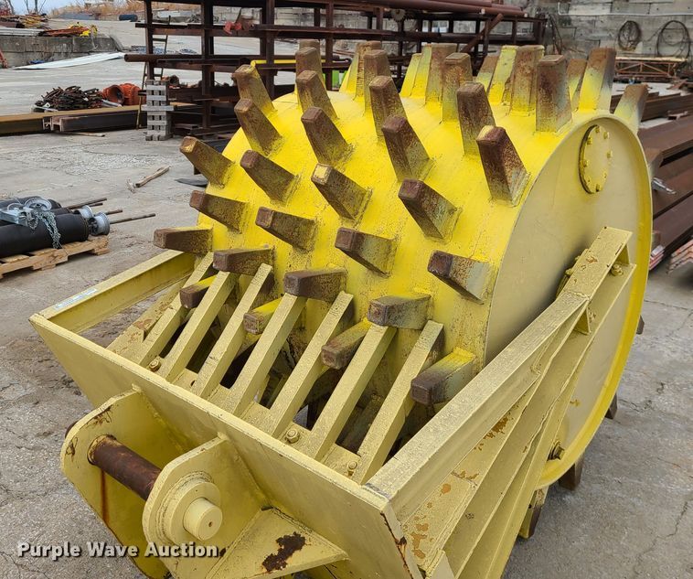 image for item GB9215 Wedge foot excavator roller