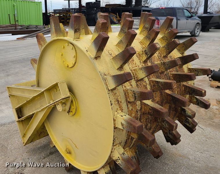 image for item GB9215 Wedge foot excavator roller