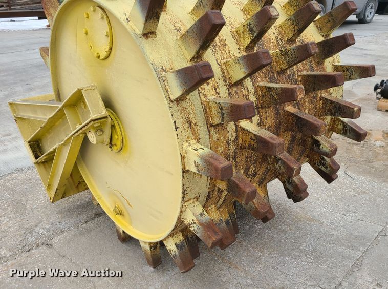 image for item GB9215 Wedge foot excavator roller