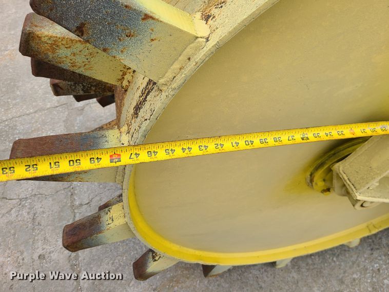 image for item GB9215 Wedge foot excavator roller